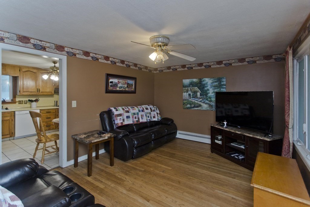 174 Robinson Road West Springfield, MA 01089 - Photo 8 of 28 Gallery Image 8