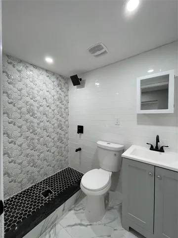 $749,000 | 114-42 196th Street | St. Albans