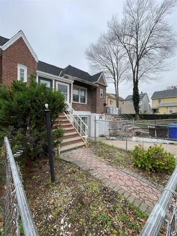 $749,000 | 114-42 196th Street | St. Albans