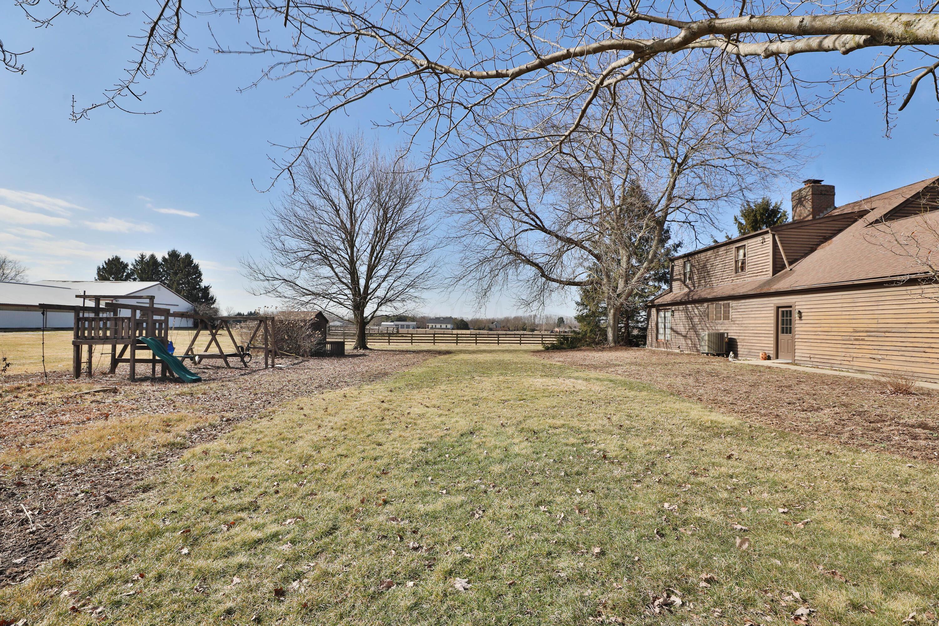 8871 Patterson Road Hilliard, OH 43026 - Photo 23 of 42 Great play yard