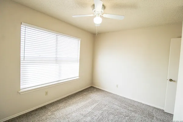 $1,300 | 949 Schertz Parkway, Schertz, TX 78154