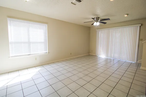 $1,300 | 949 Schertz Parkway, Schertz, TX 78154
