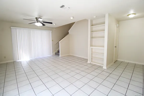 $1,300 | 949 Schertz Parkway, Schertz, TX 78154