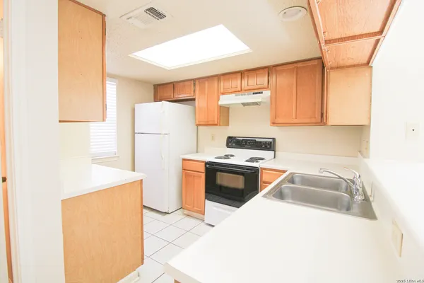 $1,300 | 949 Schertz Parkway, Schertz, TX 78154