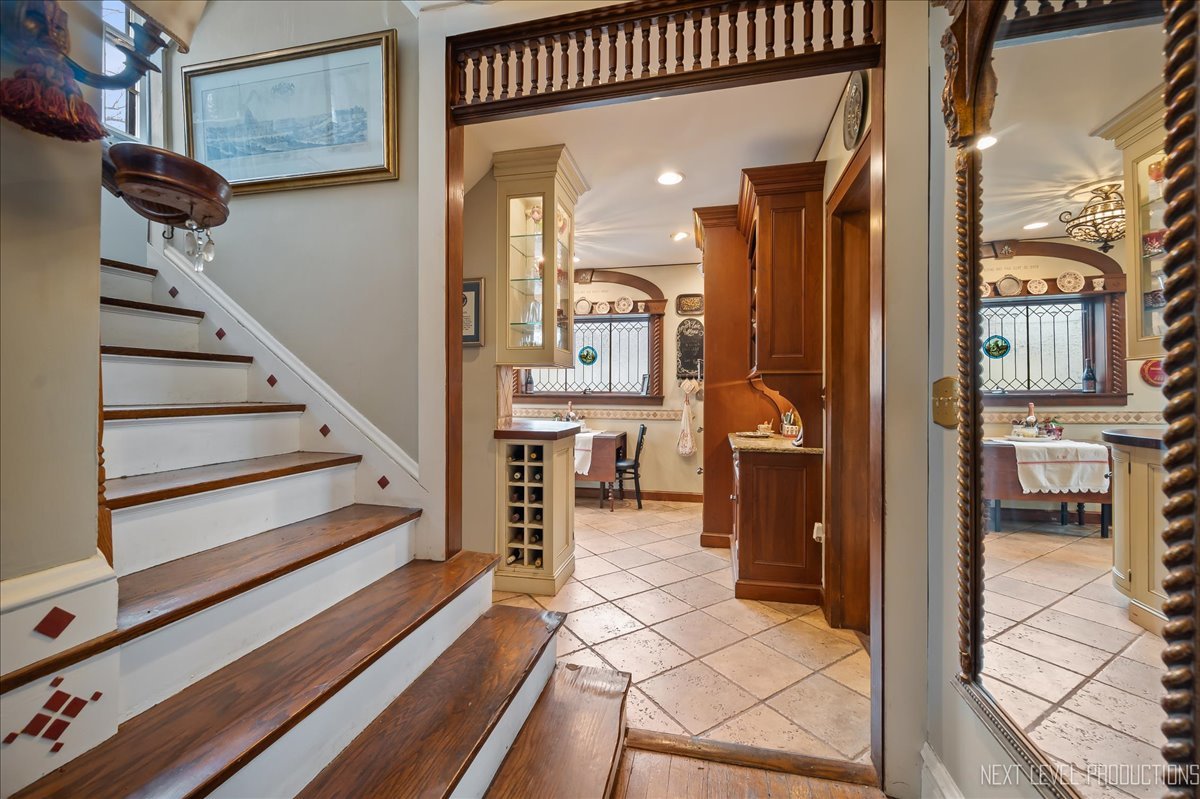 640 Anderson Boulevard Geneva, IL 60134 - Photo 14 of 41 a view of a living room and entry way