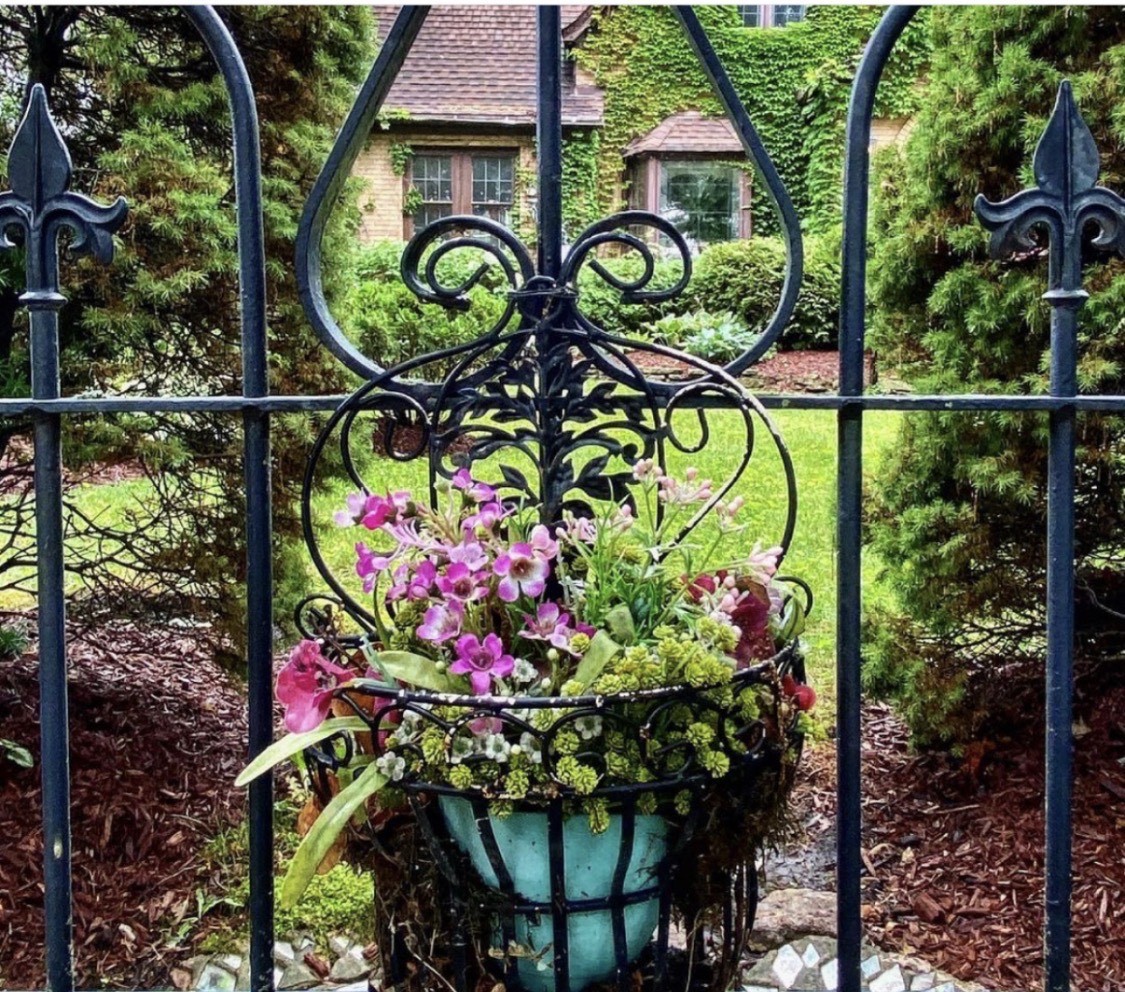 640 Anderson Boulevard Geneva, IL 60134 - Photo 2 of 41 a sign that is on a tree