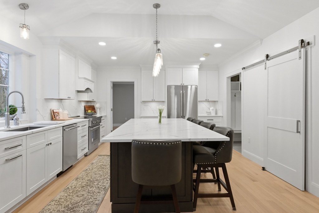 4 Aerial Street Lexington, MA 02421 - Photo 6 of 39