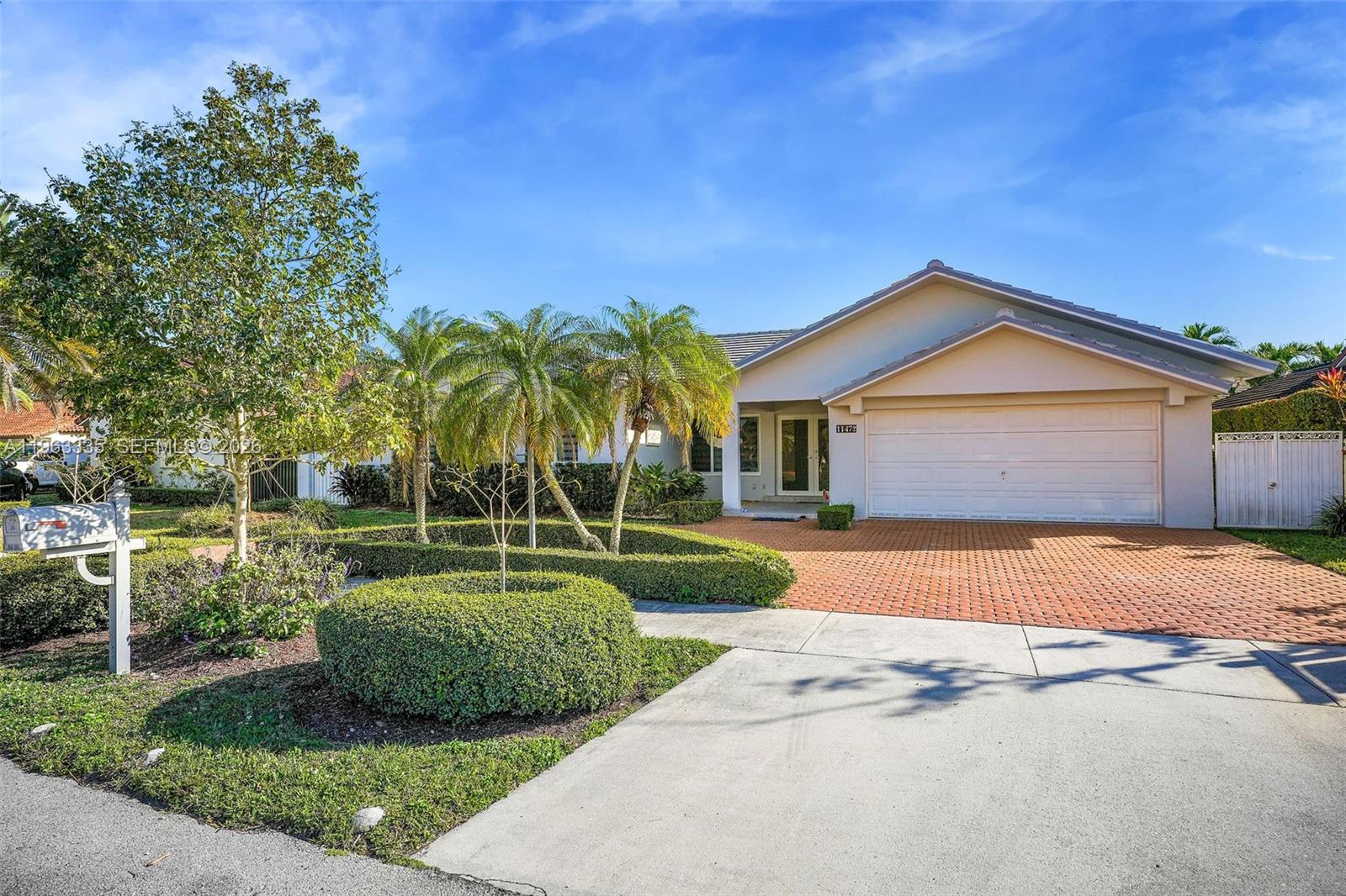 11472 Southwest 28th Street Miami, FL 33165 - Photo 7 of 24