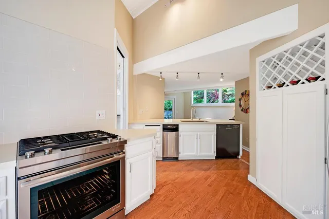 $999,000 | 827 Wild Oak Drive, Santa Rosa, CA 95409