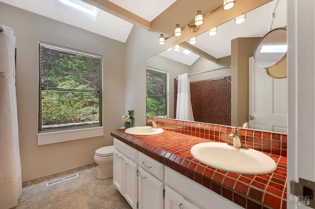 $999,000 | 827 Wild Oak Drive, Santa Rosa, CA 95409