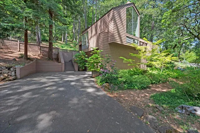 $999,000 | 827 Wild Oak Drive, Santa Rosa, CA 95409