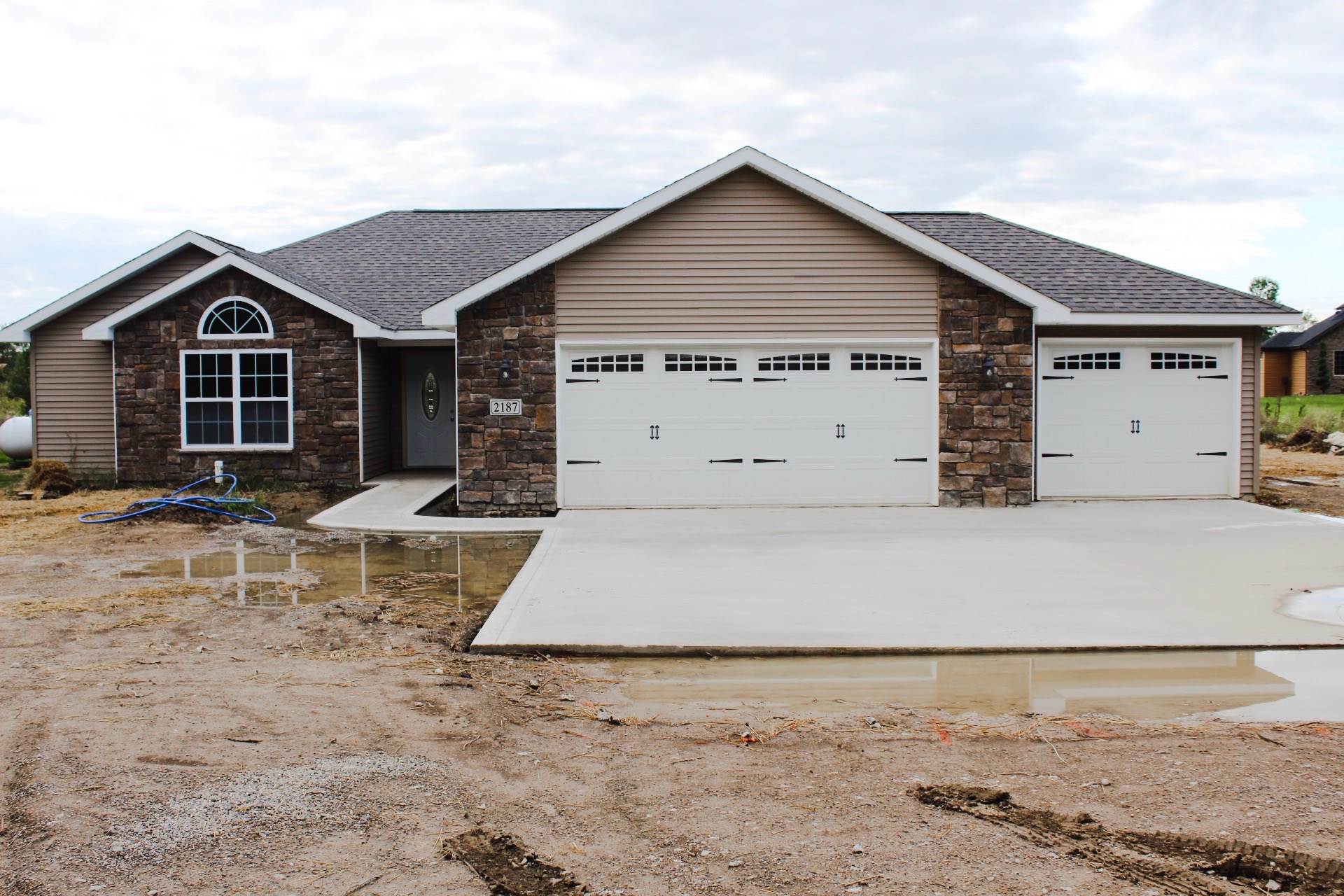 2187 Kroemer Road Fort Wayne, IN 46808 - Photo 1 of 16