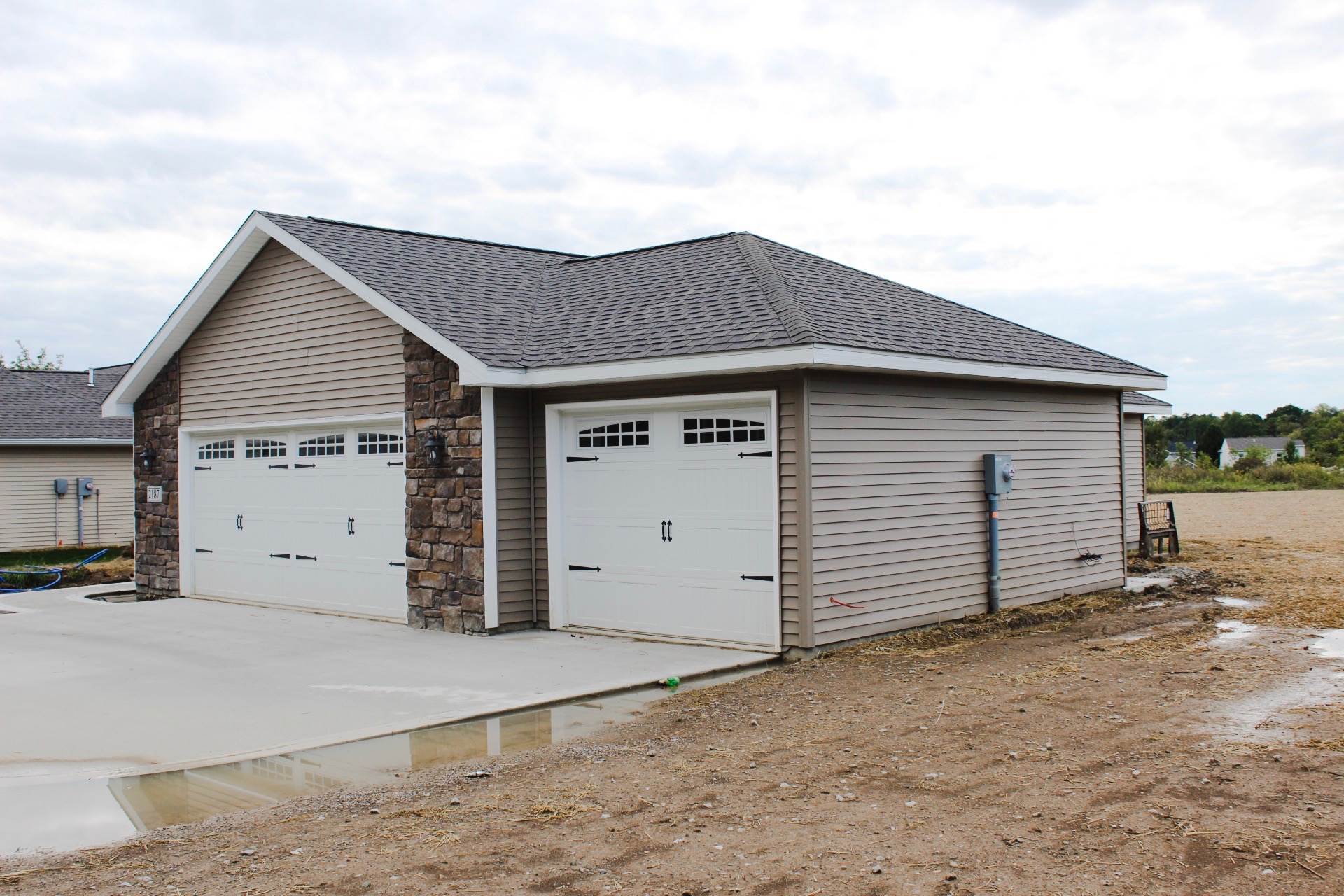 2187 Kroemer Road Fort Wayne, IN 46808 - Photo 2 of 16