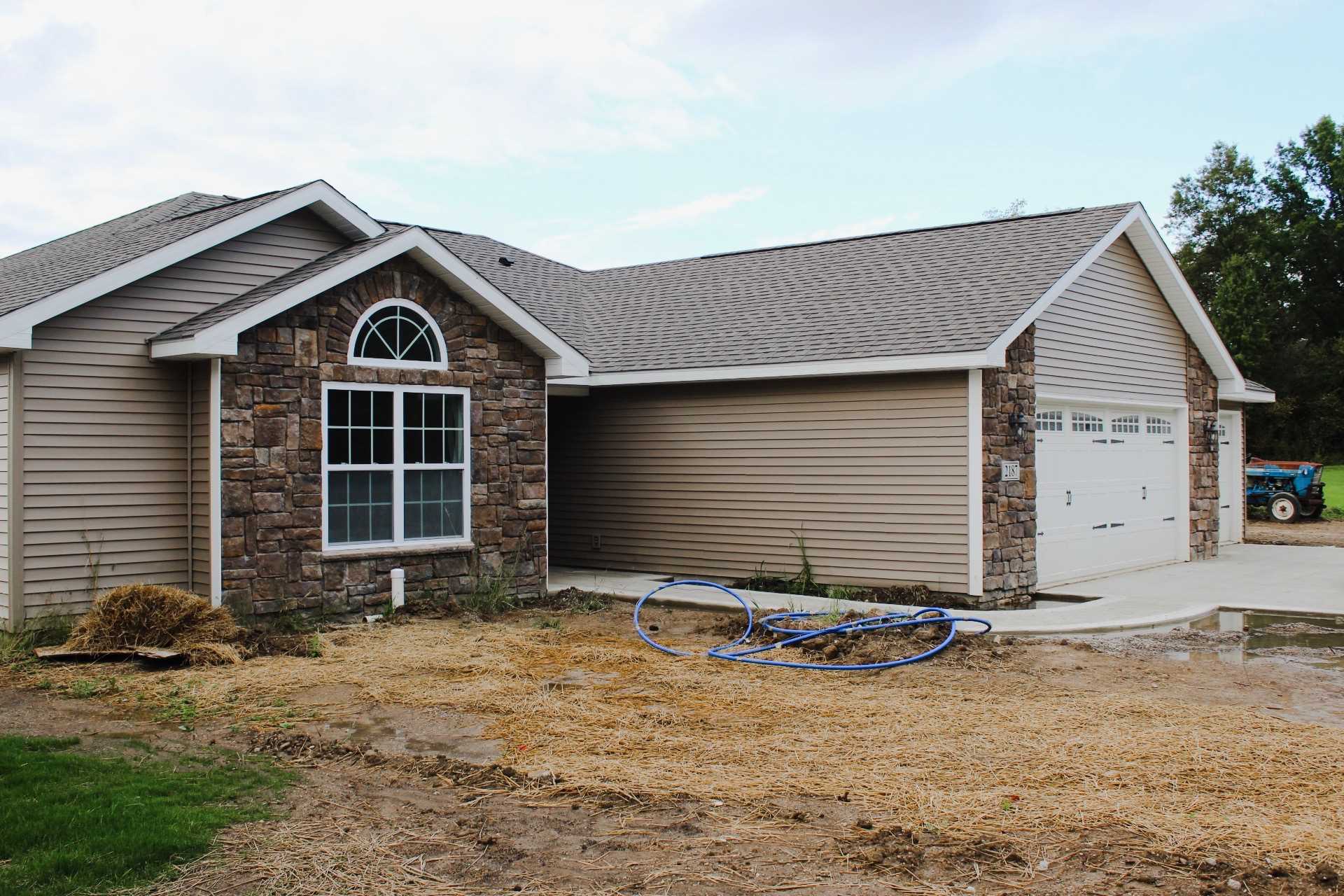 2187 Kroemer Road Fort Wayne, IN 46808 - Photo 3 of 16