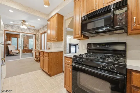 $649,000 | 16 Arlington Avenue, Caldwell, NJ 07006