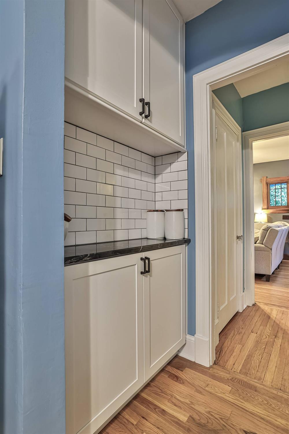 2862 Madison Road Cincinnati, OH 45209 - Photo 17 of 31 Gallery Image 17