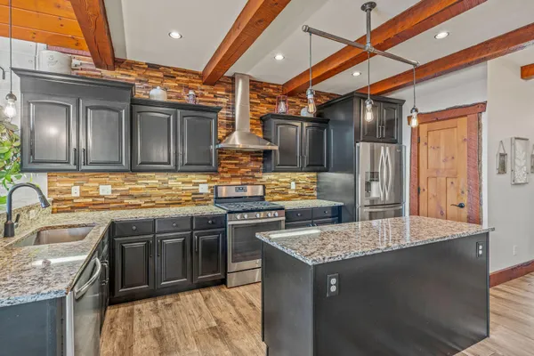 $1,749,900 | 3024 Nagawicka Avenue, Delafield, WI 53018