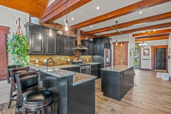 $1,749,900 | 3024 Nagawicka Avenue, Delafield, WI 53018