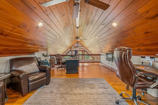 $1,749,900 | 3024 Nagawicka Avenue, Delafield, WI 53018