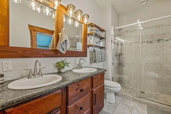 $1,749,900 | 3024 Nagawicka Avenue, Delafield, WI 53018