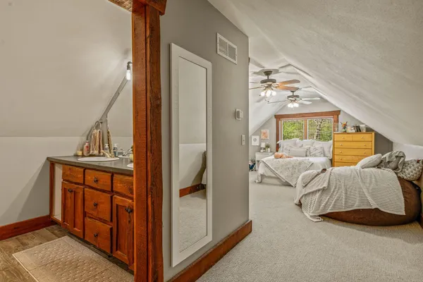 $1,749,900 | 3024 Nagawicka Avenue, Delafield, WI 53018