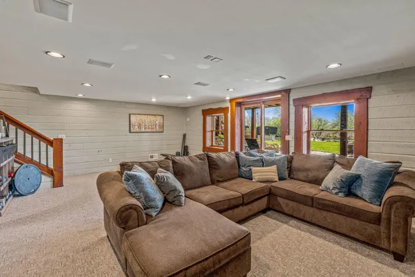 $1,749,900 | 3024 Nagawicka Avenue, Delafield, WI 53018