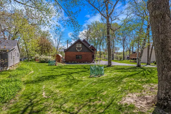 $1,749,900 | 3024 Nagawicka Avenue, Delafield, WI 53018