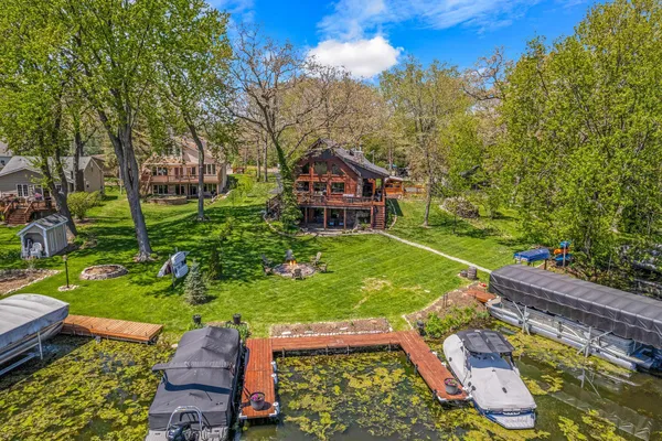 $1,749,900 | 3024 Nagawicka Avenue, Delafield, WI 53018
