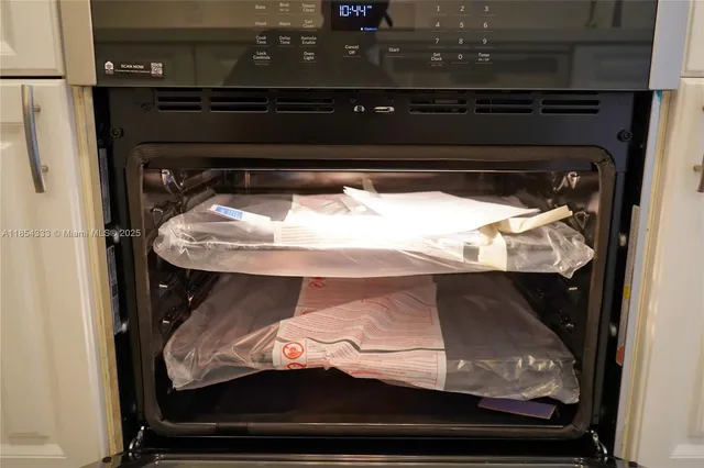 $10,500 | 848 Brickell Key Drive, Unit 306, Miami, FL 33131