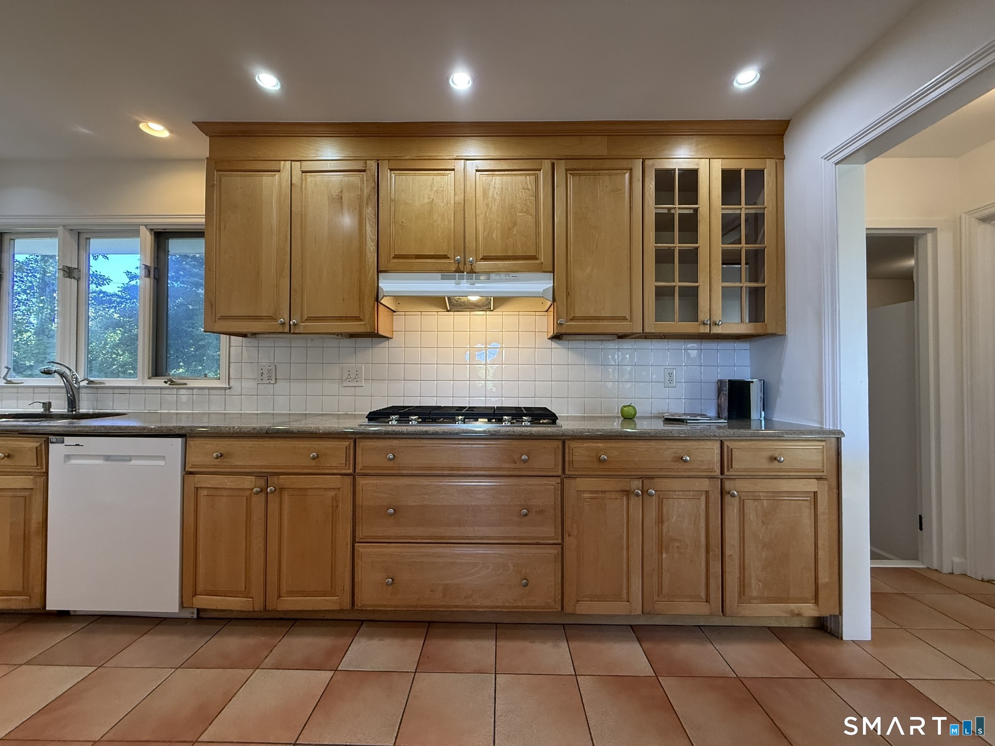265 Balmforth Street Bridgeport, CT 06605 - Photo 9 of 30 Gallery Image 9