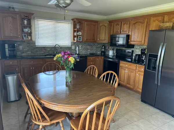 $334,900 | 15972 Petros Drive, Rockwood, MI 48173