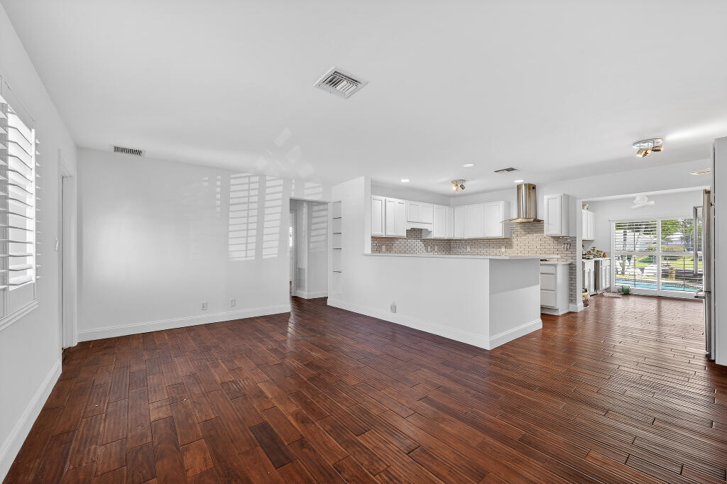 636 Kingfish Road North Palm Beach, FL 33408 - Photo 17 of 23 42291_6a2458257795e_06.06.2026_image-15