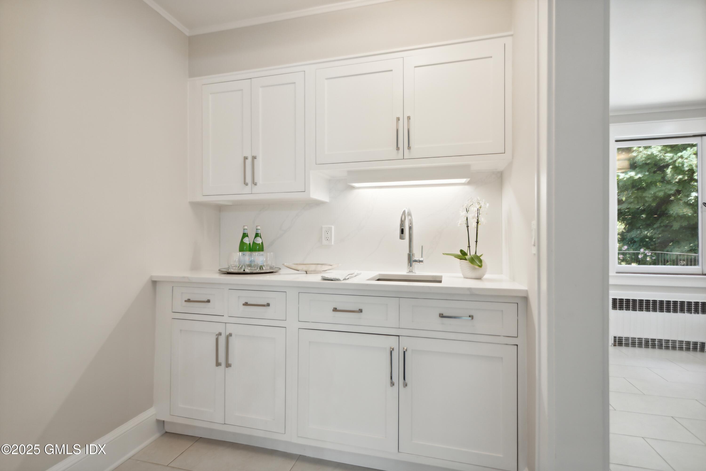 106 A Patterson Avenue Greenwich, CT 06830 - Photo 7 of 25 Butler's pantry