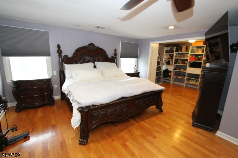 7 Stuart Street Waldwick, NJ 07463 - Photo 34 of 49