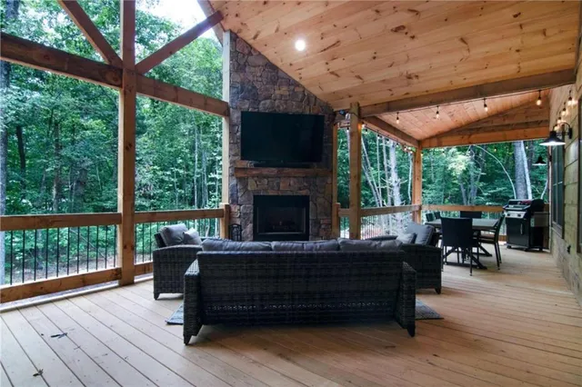 $510,000 | 1074 Lee’s Ride, McCaysville, GA 30555