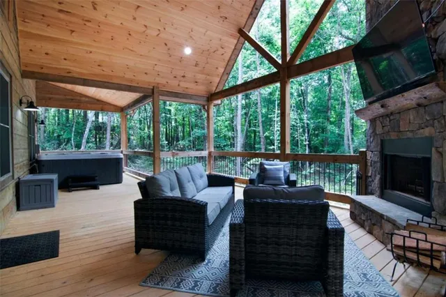 $510,000 | 1074 Lee’s Ride, McCaysville, GA 30555