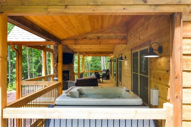 $510,000 | 1074 Lee’s Ride, McCaysville, GA 30555