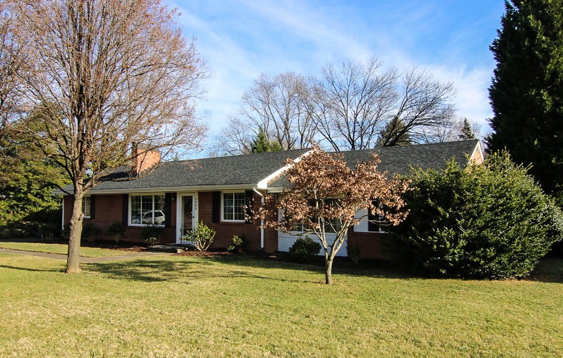 3906 Mud Lick Road Southwest Roanoke, VA 24018 - Photo 2 of 40 Mudlick 2