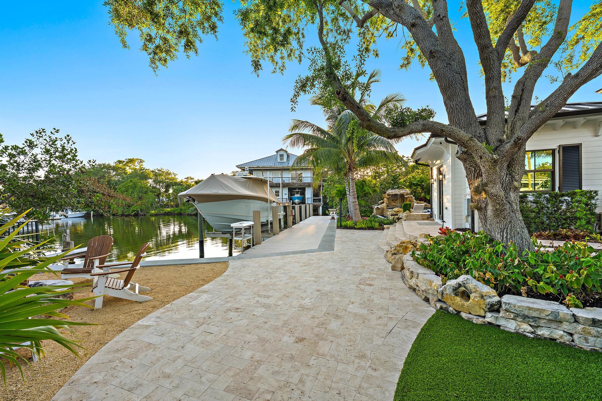 942 Pompano Drive Jupiter, FL 33458 - Photo 4 of 70 942 Pompano Dr-3