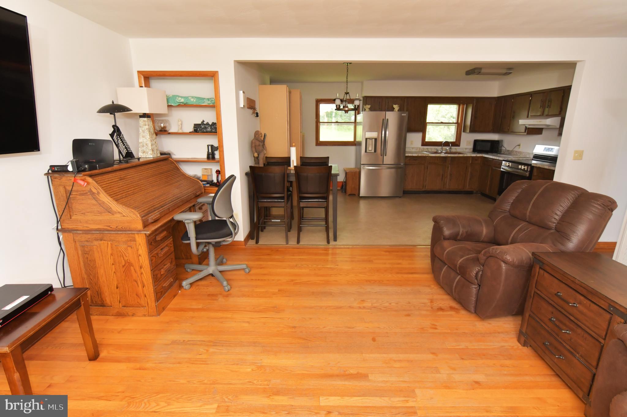500 Dunmore Ridge Road Augusta, WV 26704 - Photo 10 of 43 Living room