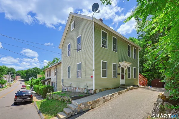$249,900 | 9 Hickory Street, Norwich, CT 06360