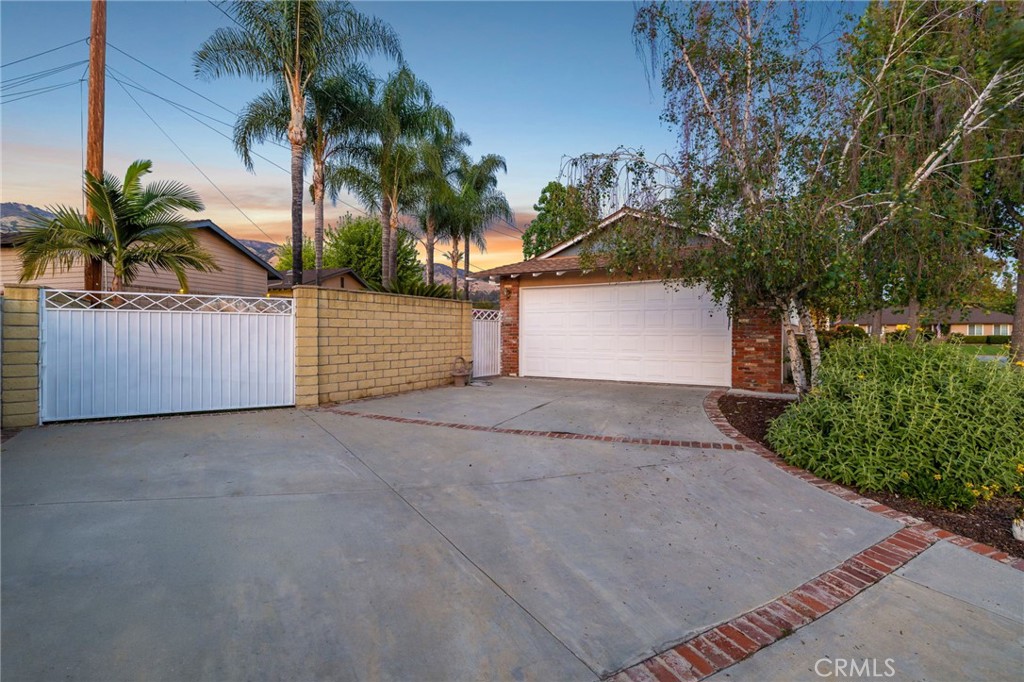 222 South Wagonwheel Road Glendora, CA 91741 - Photo 13 of 70