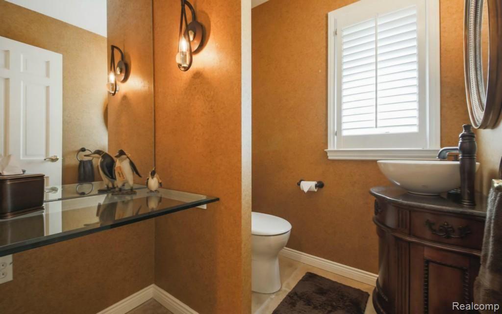 240 Touraine Road Grosse Pointe Farms, MI 48236 - Photo 8 of 50