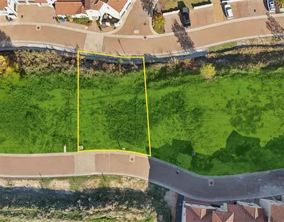 a view of a back yard