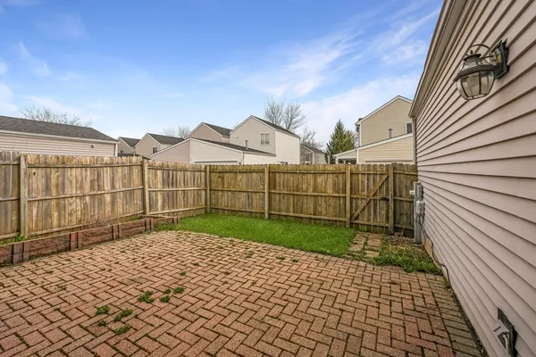 $264,900 | 900 Symphony Drive, Aurora, IL 60504