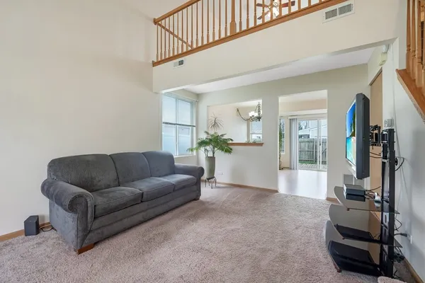 $264,900 | 900 Symphony Drive, Aurora, IL 60504