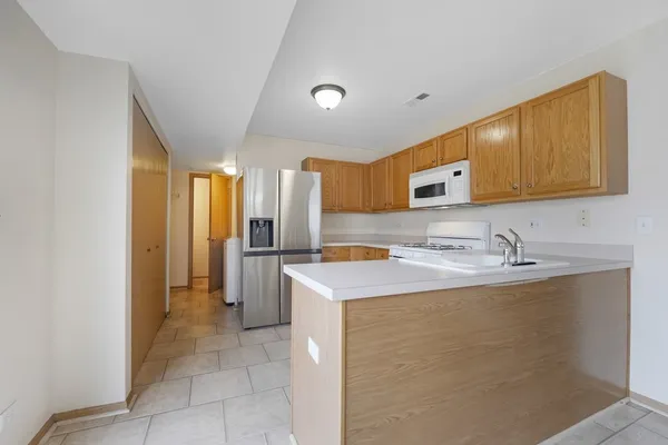 $264,900 | 900 Symphony Drive, Aurora, IL 60504