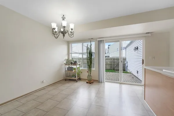 $264,900 | 900 Symphony Drive, Aurora, IL 60504