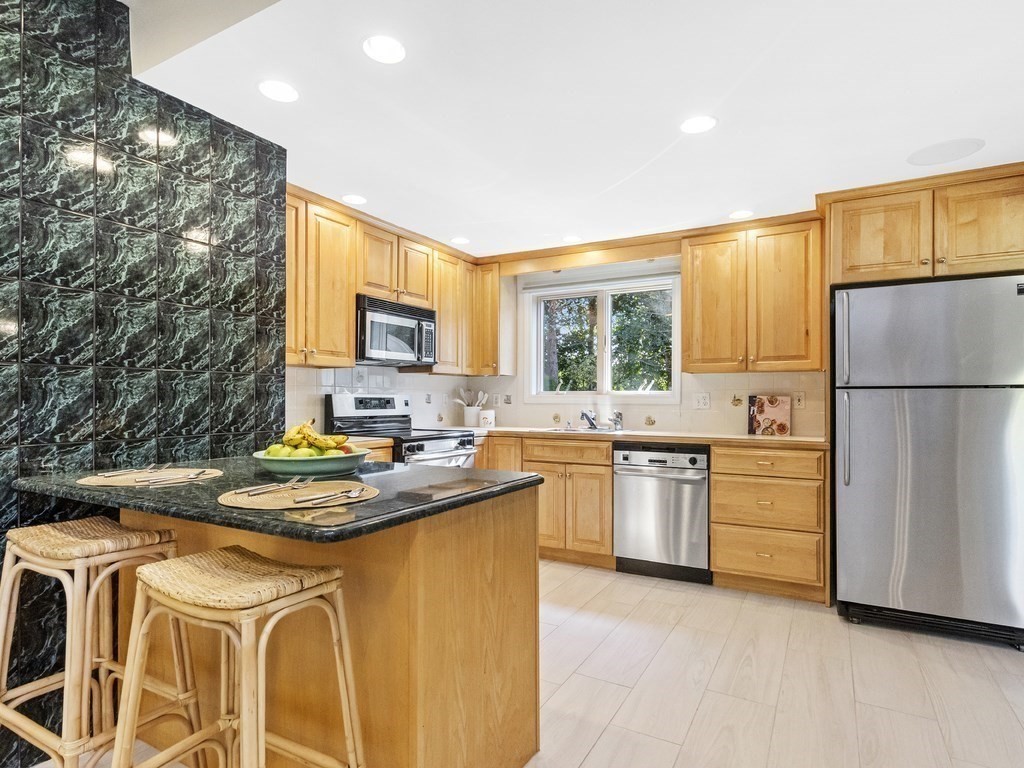 5 Nichols Road Peabody, MA 01960 - Photo 3 of 35 Gallery Image 3
