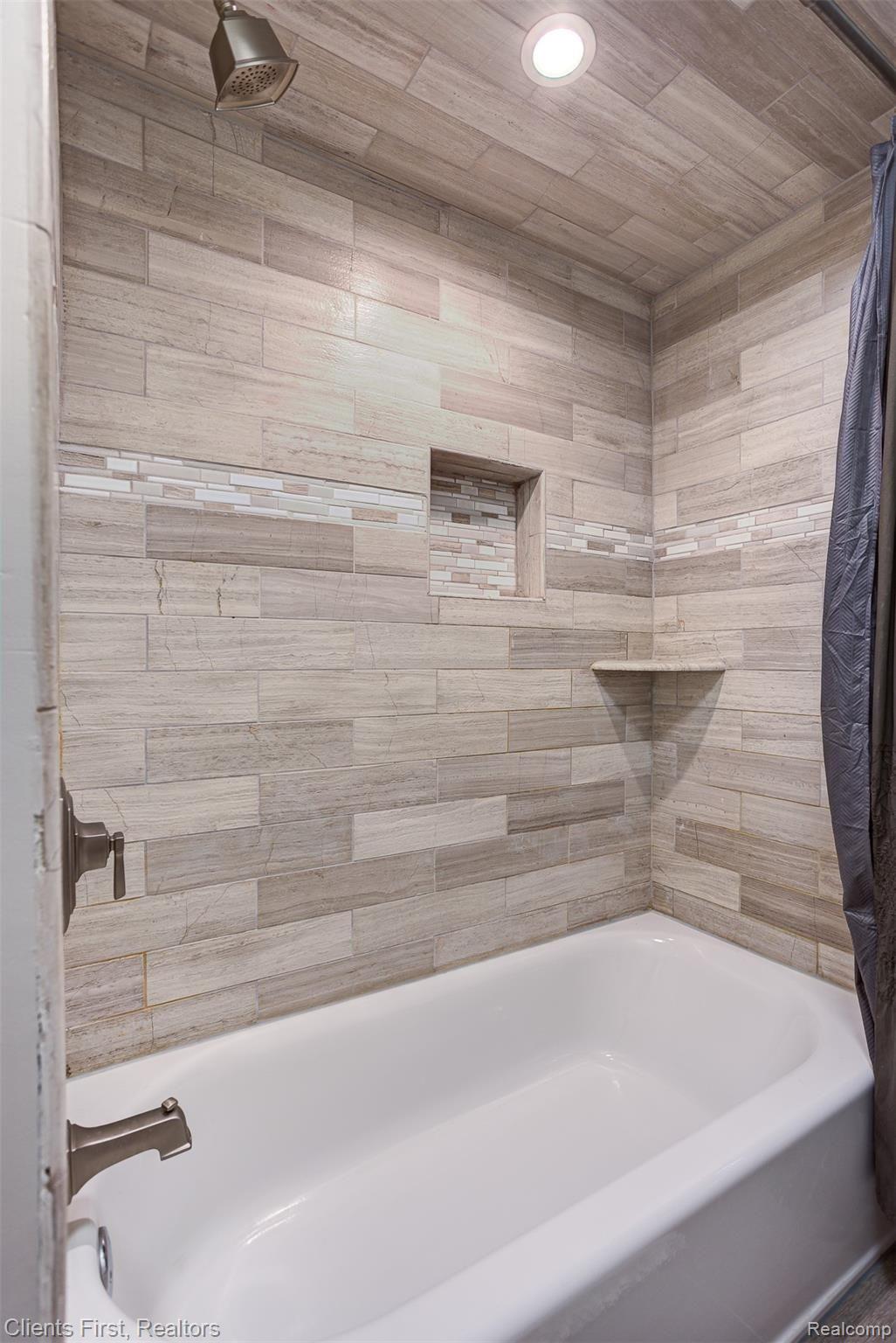 1732 Morton Taylor Road Canton, MI 48187 - Photo 19 of 66 1732 morton taylor interiors (2).jpg